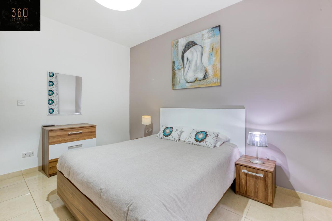 Charming Home Meters From The Seafront With Terrace By 360 Estates St. Paul's Bay Exterior foto