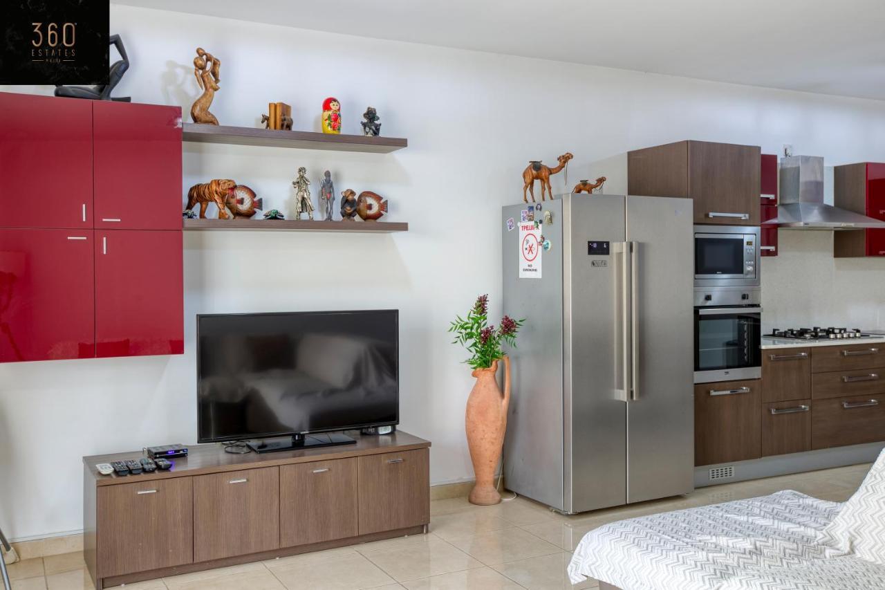 Charming Home Meters From The Seafront With Terrace By 360 Estates St. Paul's Bay Exterior foto
